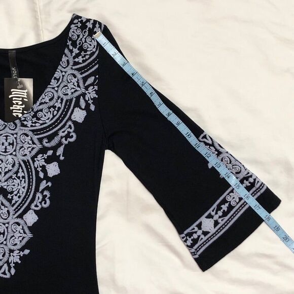 NWT!!! Womens Boutique Dress Size 4 Scoop V-Neck Black with Silver Blue Design - Picture 7 of 8